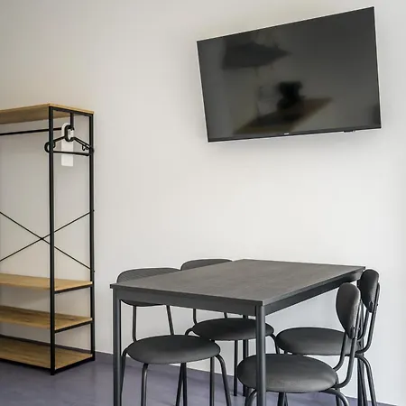 Apartmenthaus Berlin Neukoelln-3